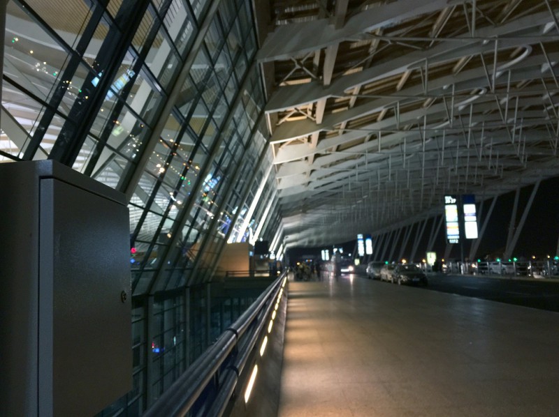 早朝の上海浦東国際空港