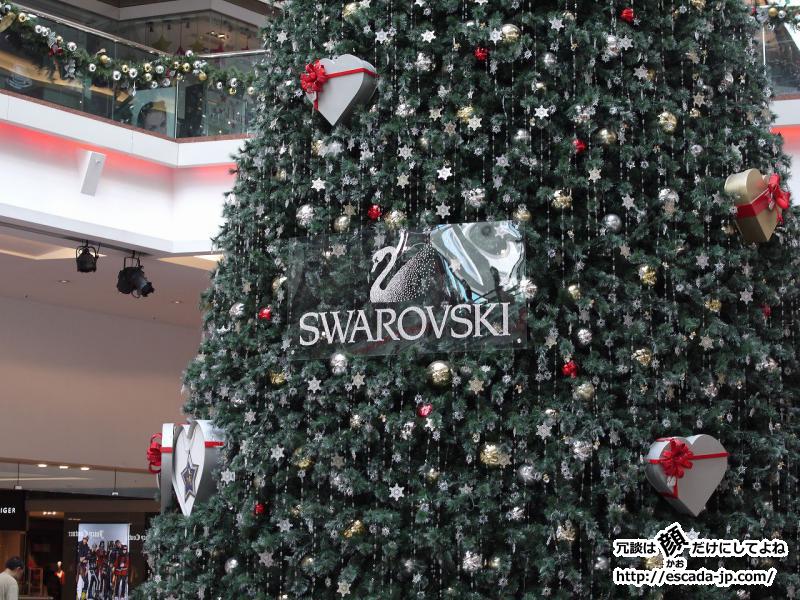 SWAROVSKIのクリスマスツリー